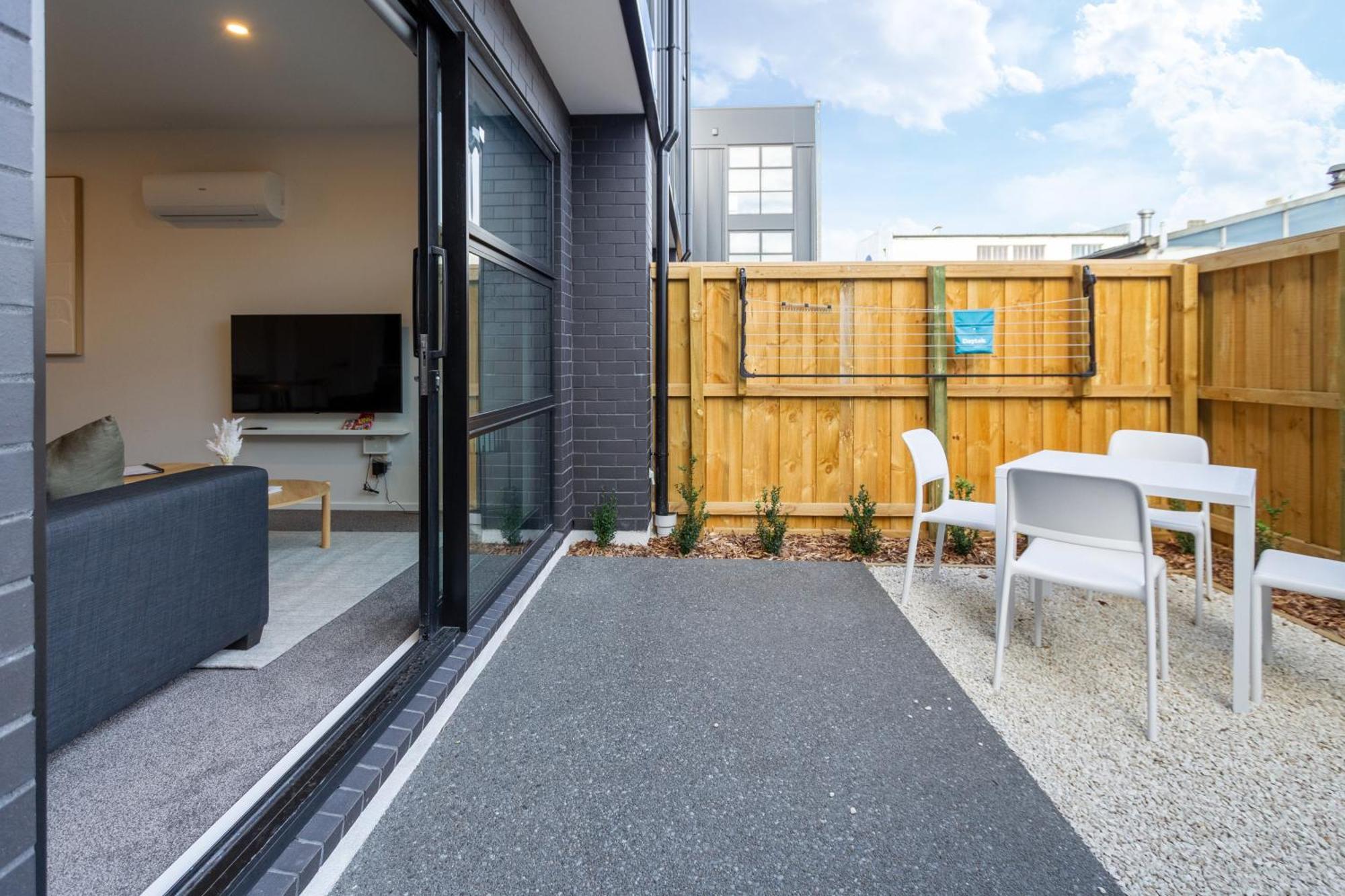 2 Bed, 2 Bath W Sofa Bed - Great Cafes Nearby Apartment Christchurch Exterior photo
